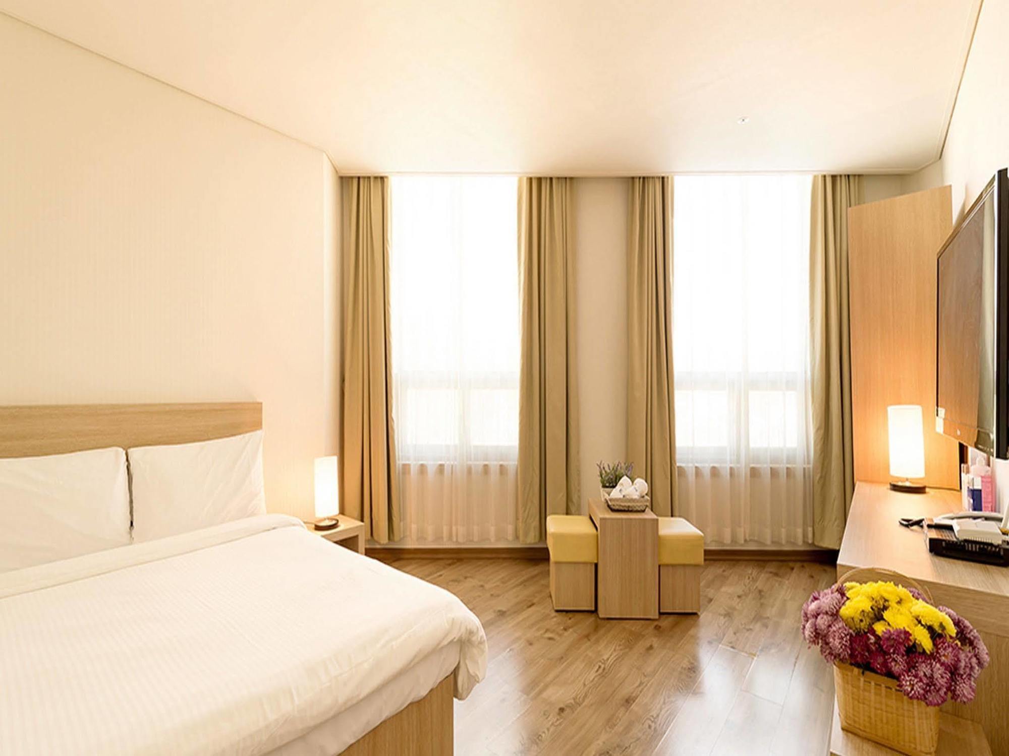 Elena Business Hotel Йосу Экстерьер фото