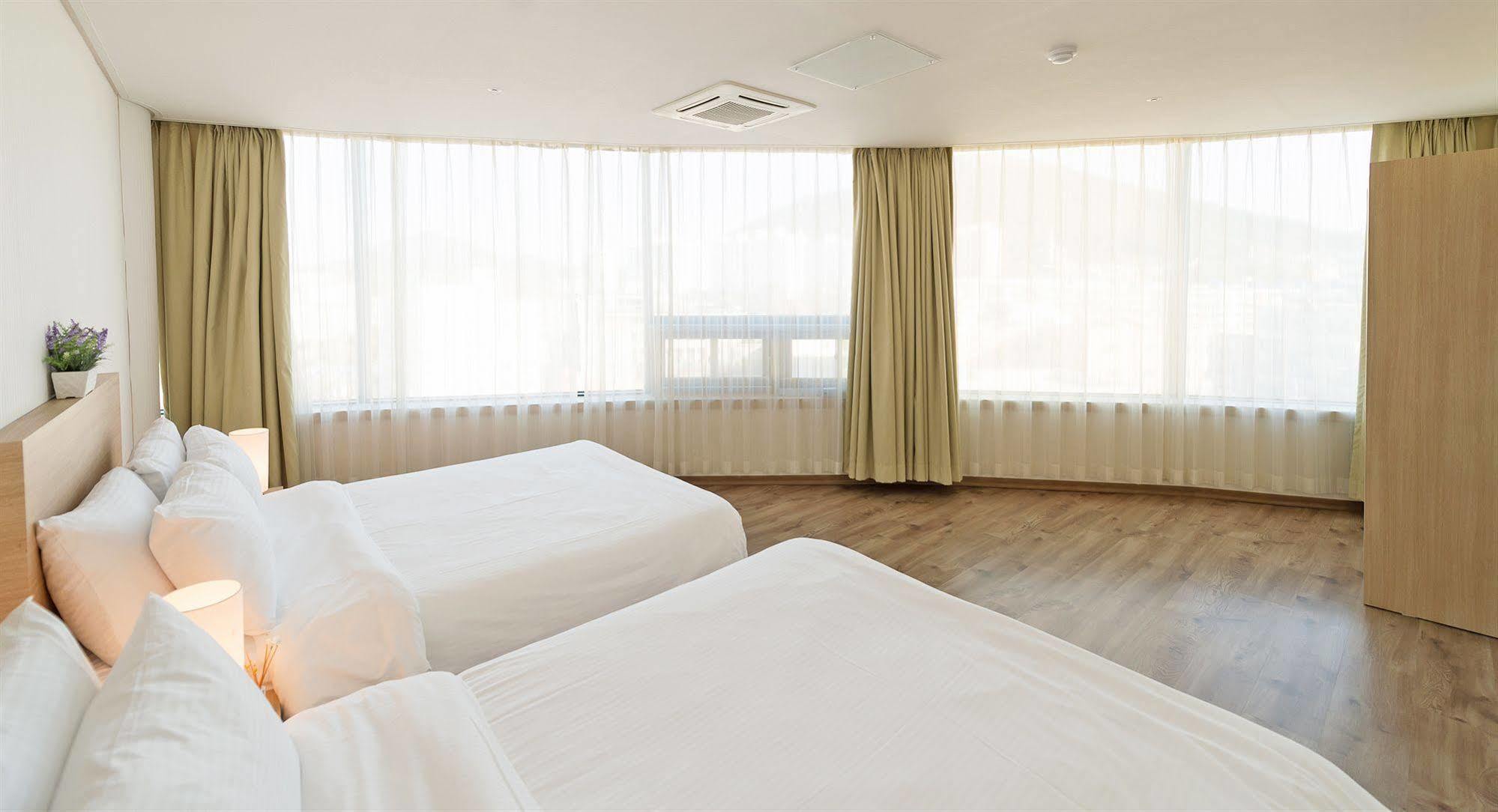 Elena Business Hotel Йосу Экстерьер фото