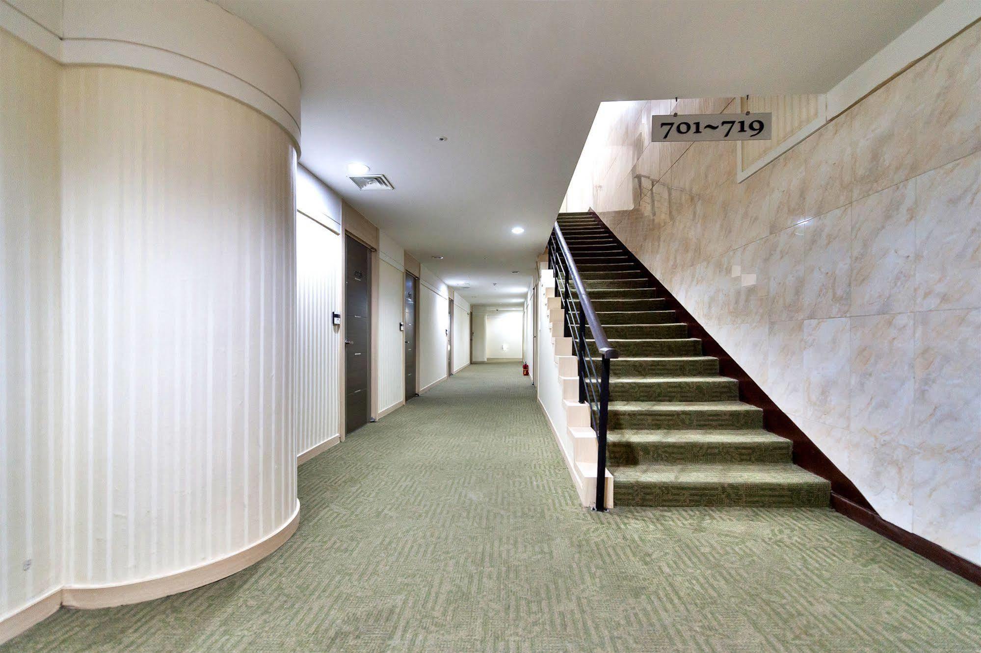 Elena Business Hotel Йосу Экстерьер фото